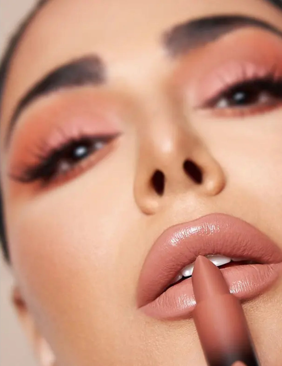 Huda Beauty Power Bullet Cream Glow Hydrating Lipstick