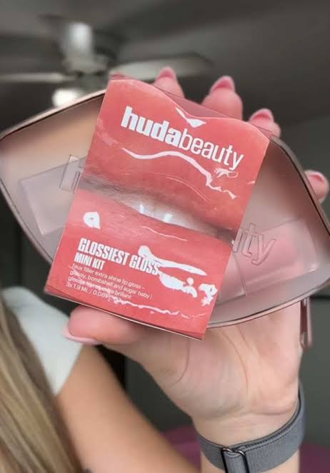 Huda Beauty Lip Pouch
