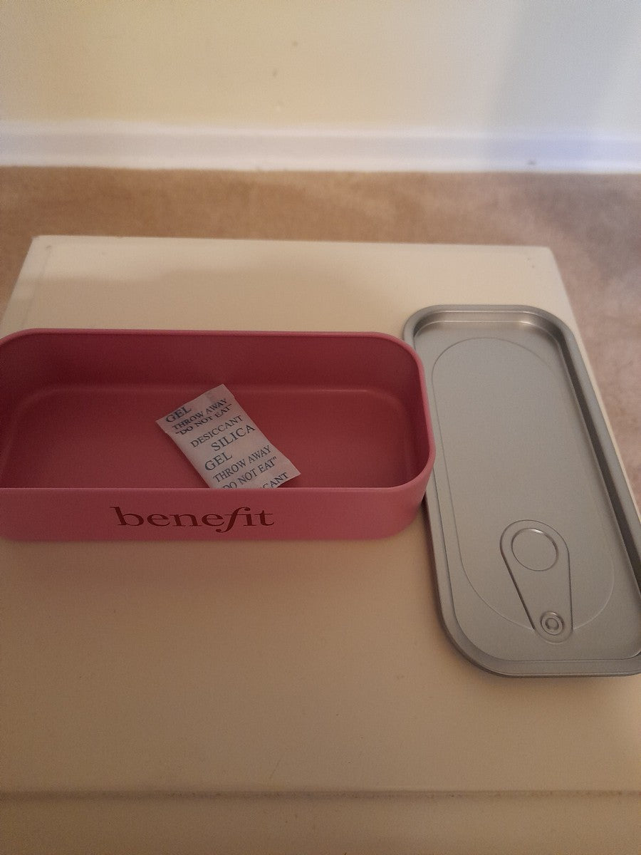 Benefit Cosmetics tin gift box