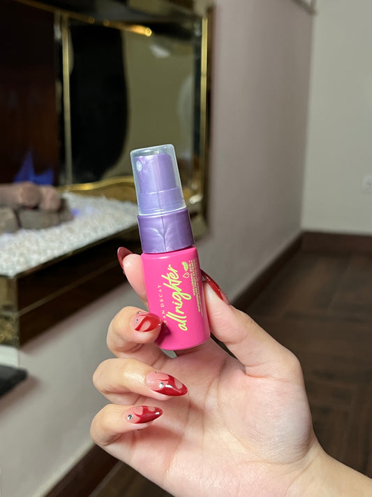 Urban Decay All Nighter Hyaluronic Acid Dewy Setting Spray