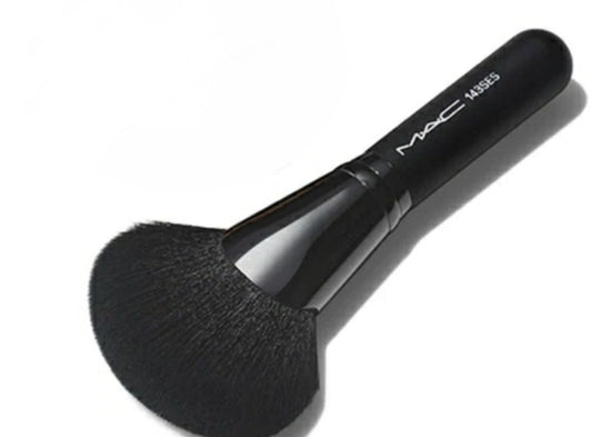 MAC Bronzing Medium Fan Brush 143SES Synthetic Black