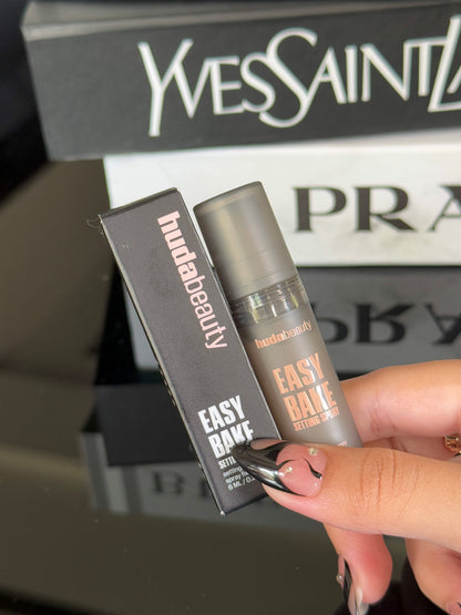 HUDA BEAUTY Easy Bake Blurring Setting Spray with 16-Hour Wear