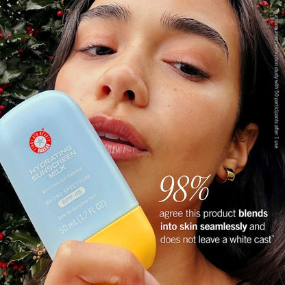 First Aid Beauty 
Hydrating Sunscreen Milk with Colloidal Oatmeal BROAD SPECTRUM 45 - 50ml