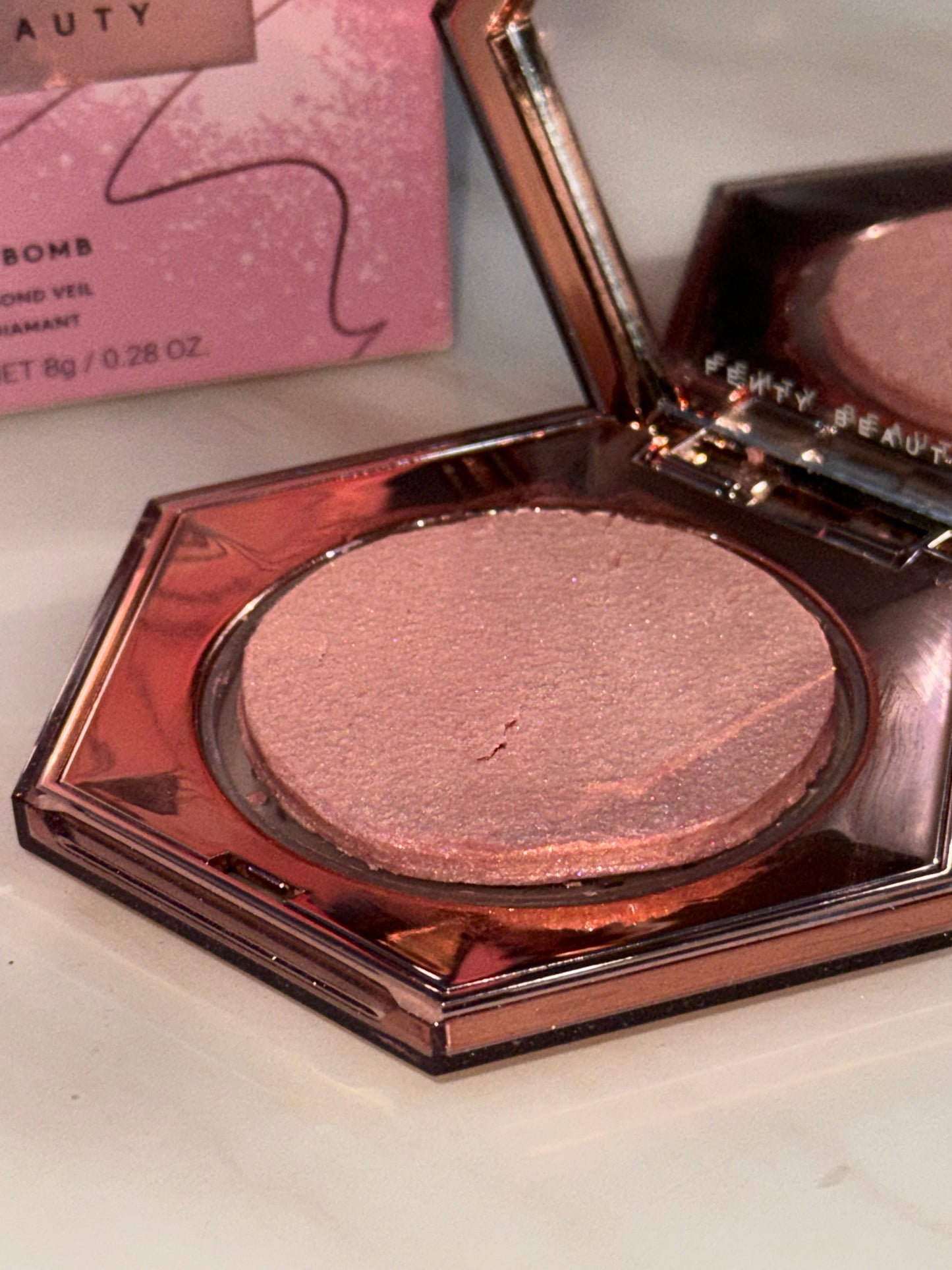 Fenty Beauty Diamond Bomb All-Over Diamond Veil – Rosé Rave 02 – (Damaged)