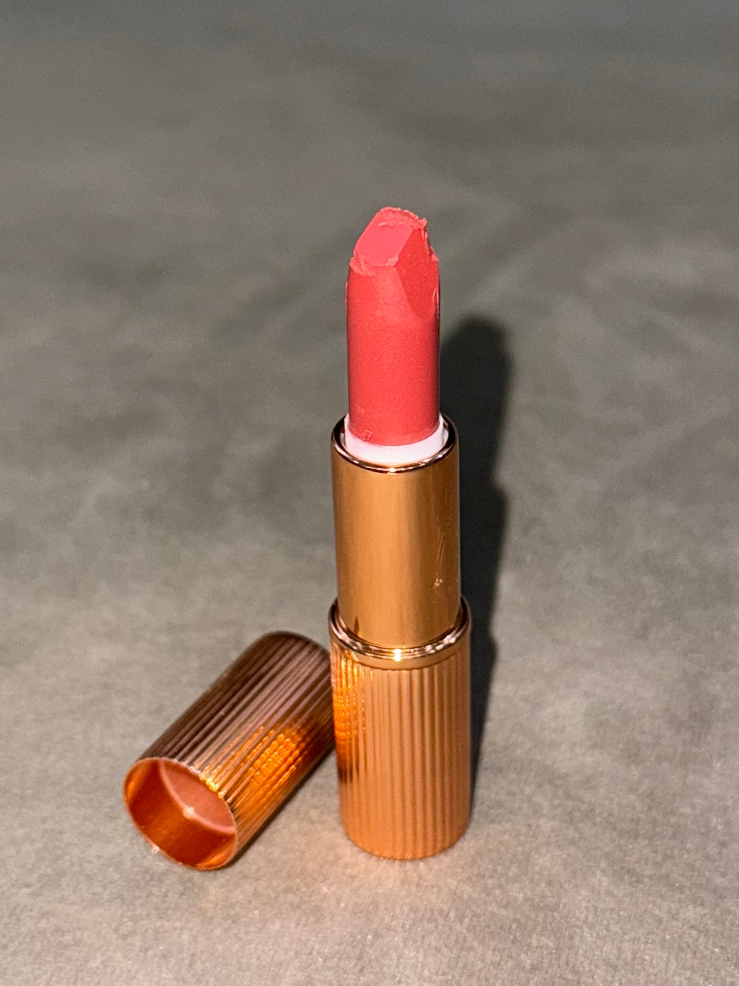 Charlotte Tilbury Matte Revolution Mini– Walk of No Shame (Slightly Damaged Tip)