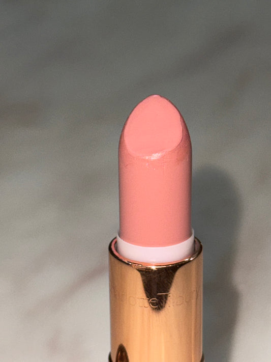Charlotte Tilbury K.I.S.S.I.N.G Lipstick – Pillow Talk Fair (Damaged Piece)