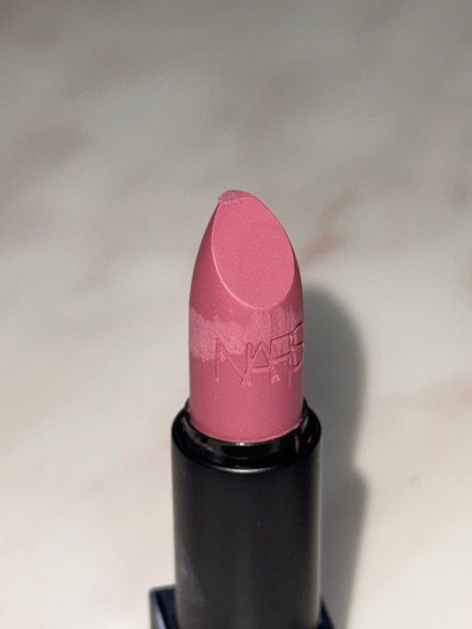 NARS Lipstick – Lovin’ Lips (2980) – (Damaged)