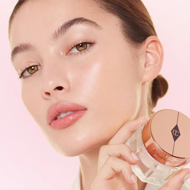 CHARLOTTE TILBURY
The Iconic Beauty Secrets Everyone Want's Set