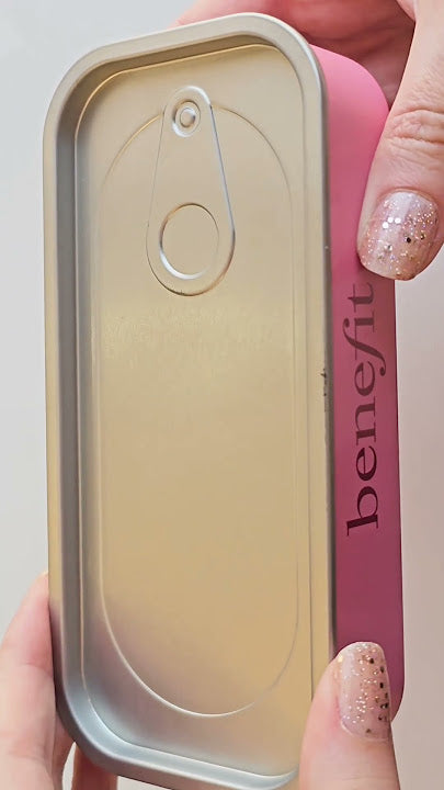 Benefit Cosmetics tin gift box
