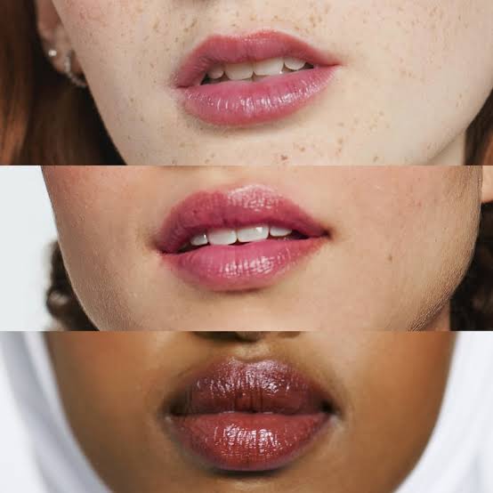 CLINIQUE
Almost Lipstick in Pink Honey Mini
