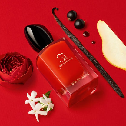 Armani Beauty 
Sì Passione Eau de Parfum with Vanilla & Pear and Blackcurrant