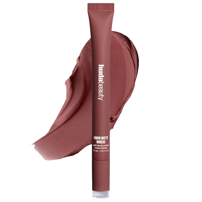 HUDA BEAUTY 
Liquid Matte Mousse Soft Blur Lip Cream