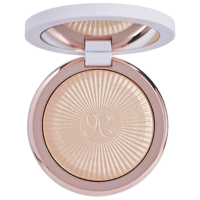 Anastasia Beverly Hills
Glow Seeker Champagne Gold Powder Highlighter Color: Sun Idol - champagne gold