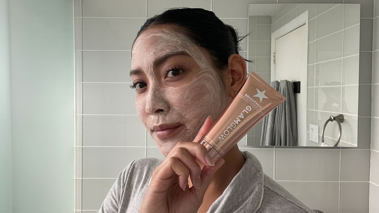GLAMGLOW BRIGHTMUD Dual-Action Exfoliating Treatment – 15g