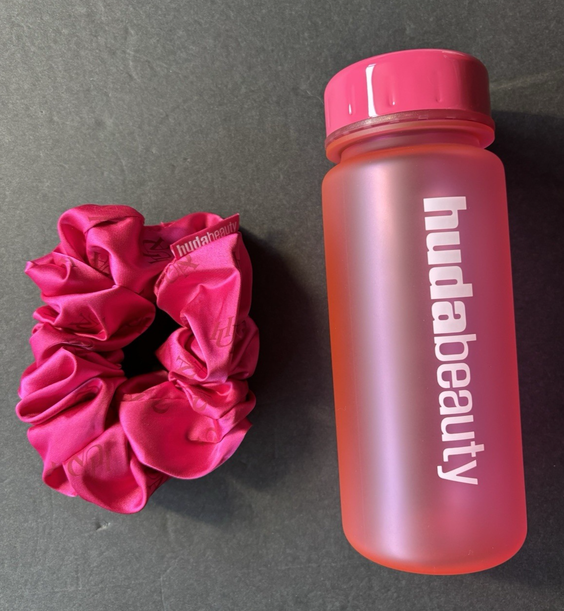 HudaBeauty WATER BOTTLE GWP